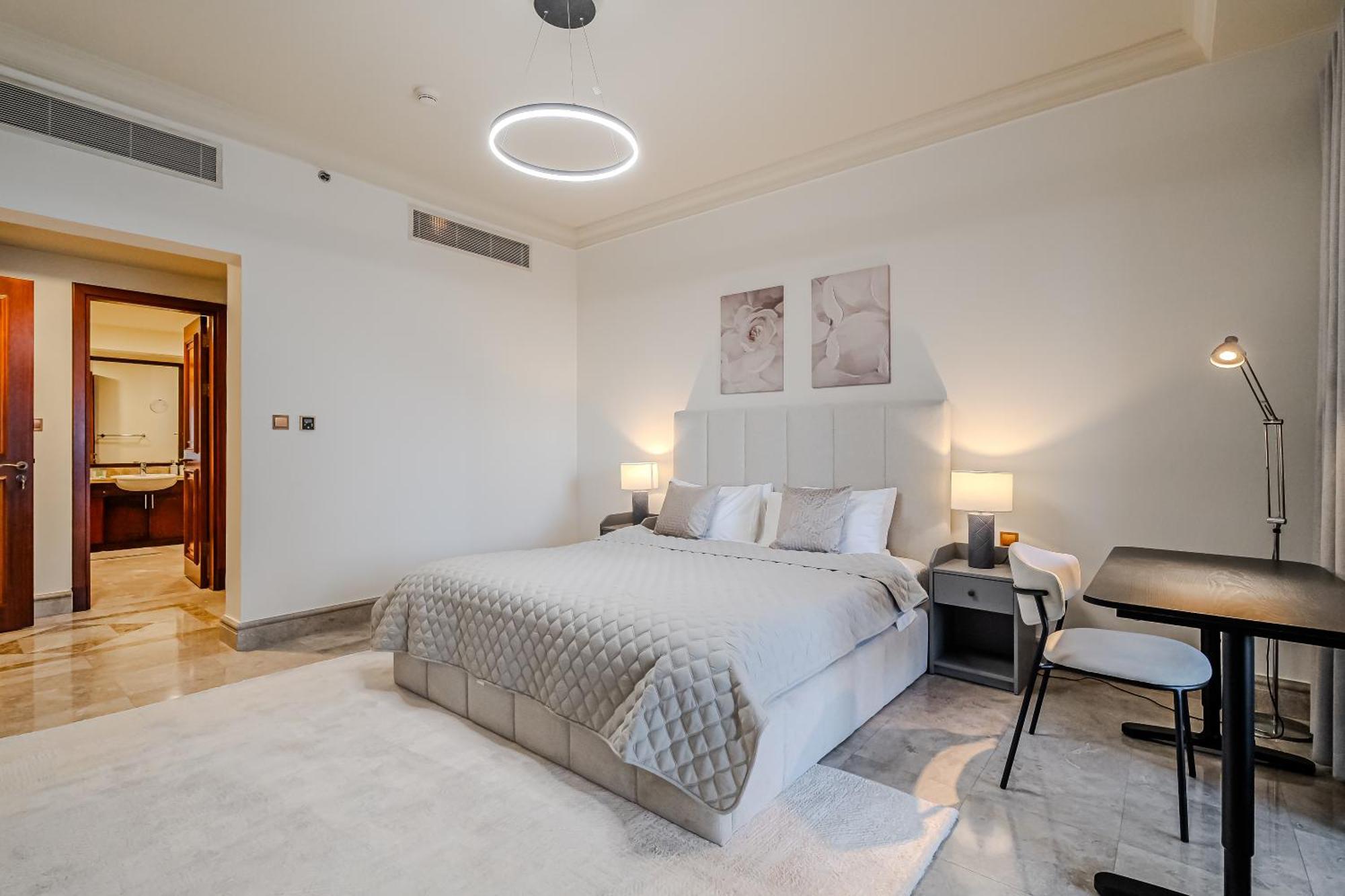 Apartment Stylish 2 Bedroom With Maid I Fairmont South I Palm Jumeirah Dubai