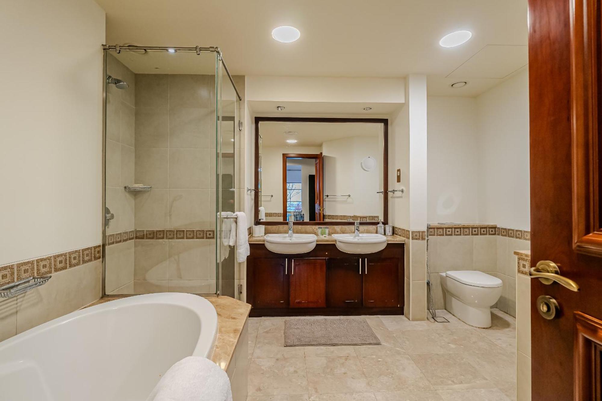 Stylish 2 Bedroom With Maid I Fairmont South I Palm Jumeirah Apartment *