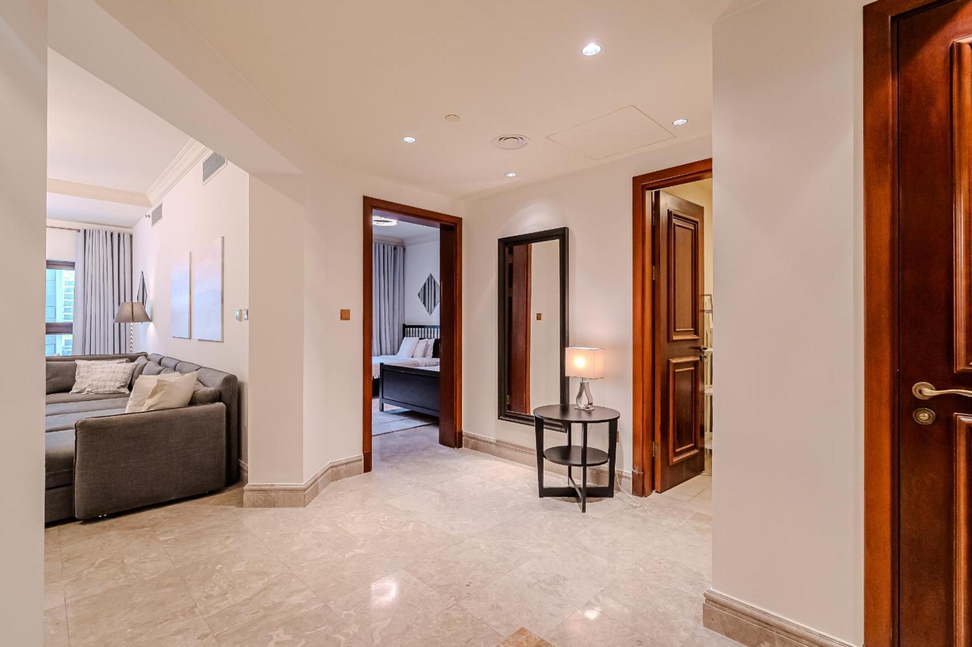 Stylish 2 Bedroom With Maid I Fairmont South I Palm Jumeirah *