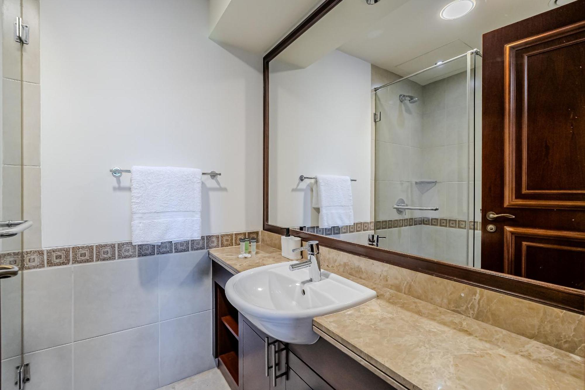 Apartment Stylish 2 Bedroom With Maid I Fairmont South I Palm Jumeirah