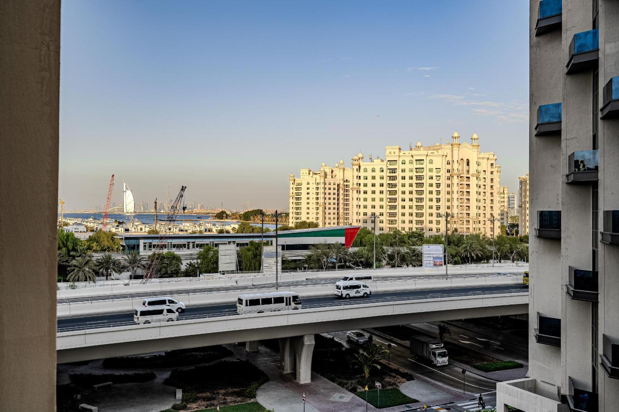 Stylish 2 Bedroom With Maid I Fairmont South I Palm Jumeirah *